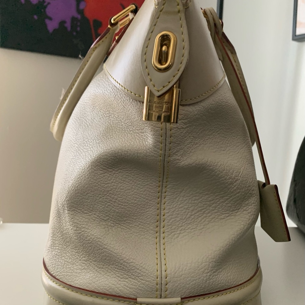 Louis Vuitton Suhali Lockit Bag in Preloved condition - Picture 2 of 16